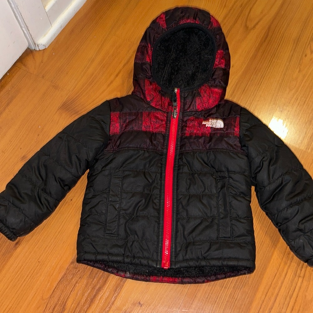 The North Face toddler boys puff fur lined winter coat size 2t, reversible